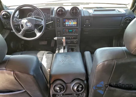 2005 Hummer H2 z USA, uszkodzony, nr VIN 5GRGN23U95H126939